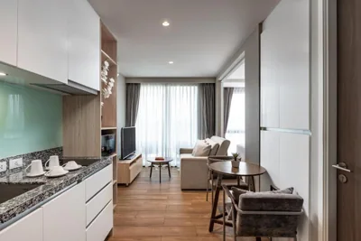 Deluxe suite met tweepersoonsbed en uitzicht op het zwembad — Diamond Resort Phuket Official Account